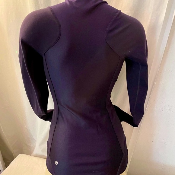 Lululemon- a symmetrical jacket plum - Picture 4 of 5